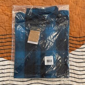 The North Face Arroyo Lightweight Flannel. Size Medium. New With Tags.